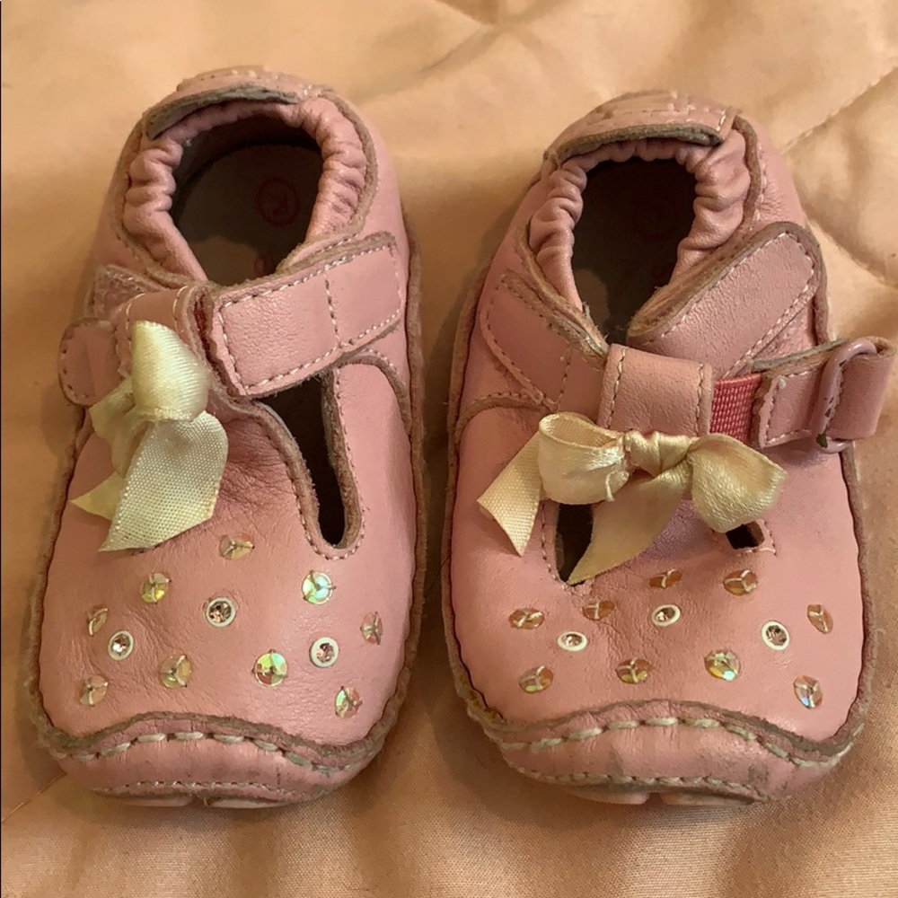 Stride Rite. GUC. Size 2. Super cute shoes!